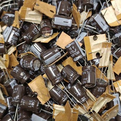 Picture of 470uf-16v-10x15mm-105-capacitor