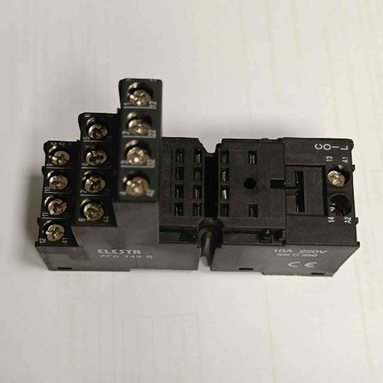 Picture of ZFA143S 250V 10A 14PIN RELAY SOCKET 14 PIN