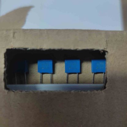 Picture of B32529C6102J189 1000PF 400V 5mm CAPACITOR