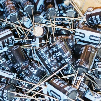 Picture of B43851F2106M 10UF 250V CAPACITOR