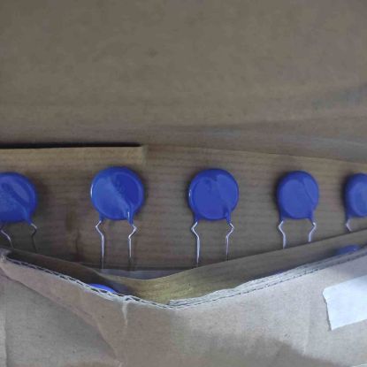 Picture of B72214S251K551V87 VARISTOR 