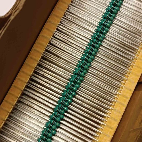 Picture of ALO305-100J 10UH 1/4W INDUCTOR