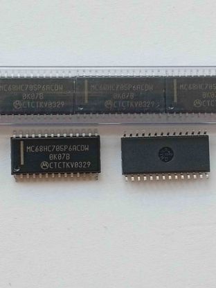 Picture of MC68HC705P6ACOW IC