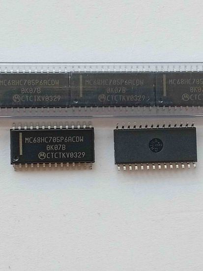 Picture of MC68HC705P6ACOW IC