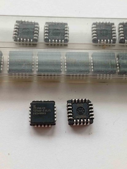 Picture of PALCE16V8H-7JC/5 IC