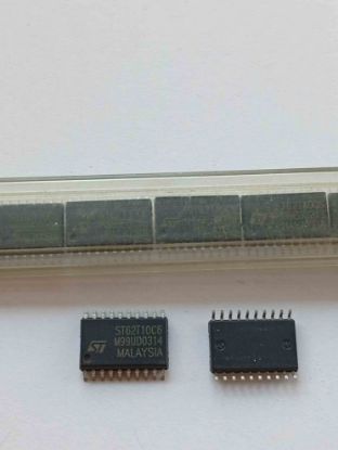 Picture of ST62T10C6 IC