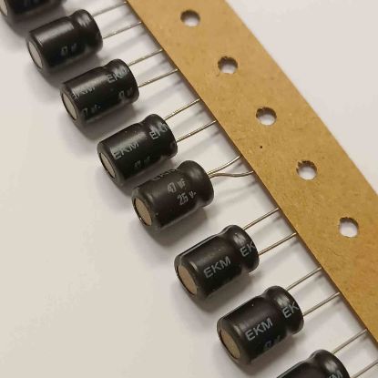 Picture of EKM4725LEKM0620 47UF 25V 8.5x12.5mm  105 CAPACITOR