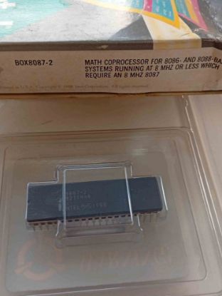 Picture of D8087-2 IC