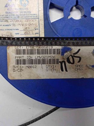 Picture of LMV321MTX IC