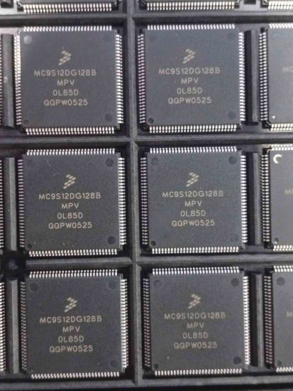 Picture of MC9S12DG128B IC