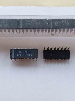 Picture of CD4029B IC