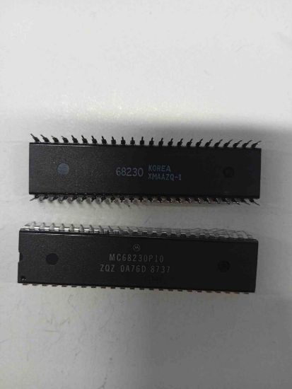 Picture of MC68230P10 DIP IC