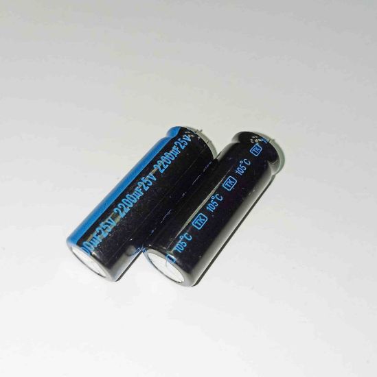 Picture of 2200UF 25V 12x34mm 105 CAPACITOR