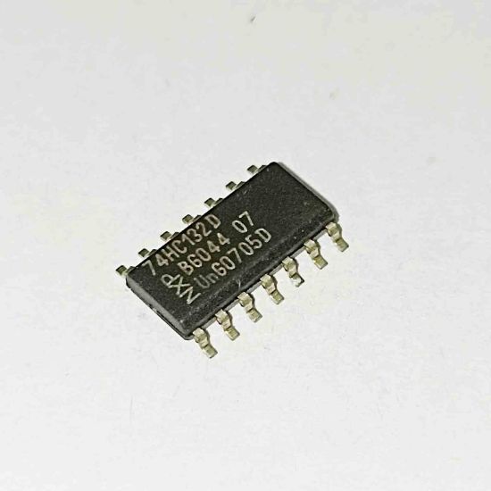 Picture of 74HC132D SMD IC