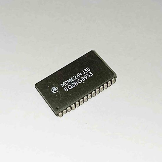 Picture of MCM6264J35 smd IC
