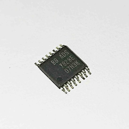 Picture of ADS7828E smd IC