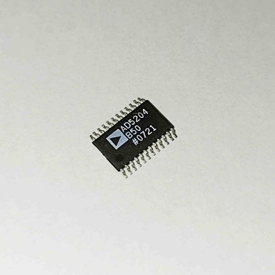 Picture of AD5204 smd IC