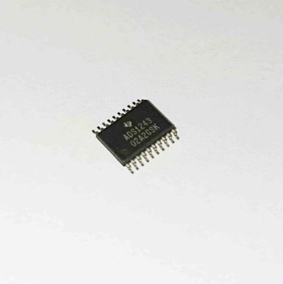 Picture of ADS1243 smd IC