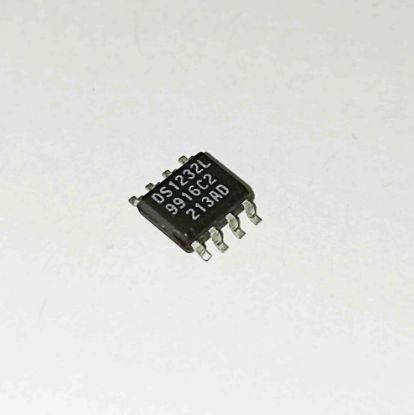 Picture of DS1232L SOIC8 IC