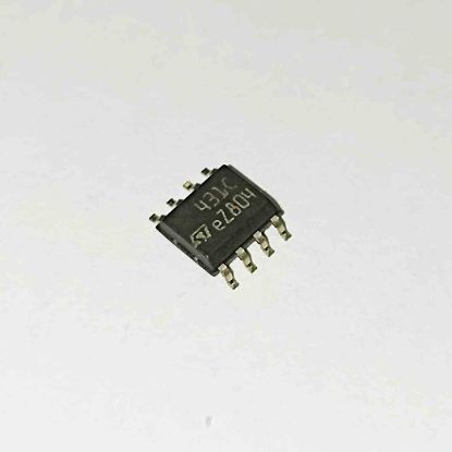 Picture of TL431C SOIC8 IC