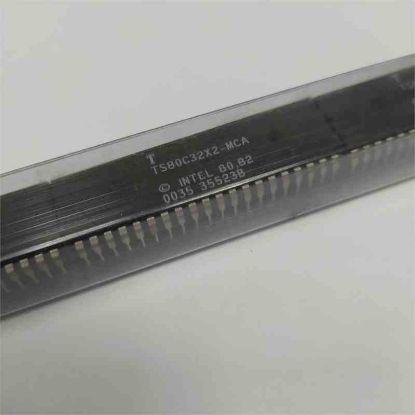 Picture of TS80C32X2-MCA IC