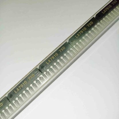 Picture of LA7910 DIP IC