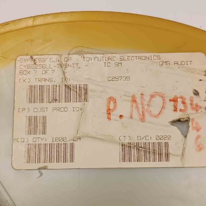 Picture of CY62256LL-70SNIT smd IC