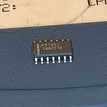 Picture of 74ACT74SCX smd IC
