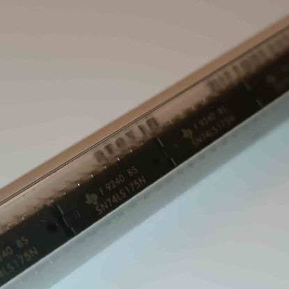 Picture of SN74LS175N DIP IC