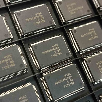 Picture of M30624FGPFP smd IC
