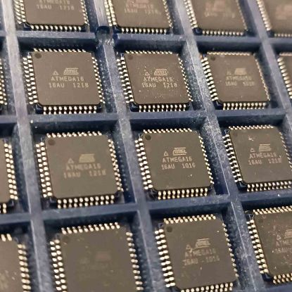 Picture of ATMEGA16 smd IC