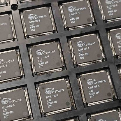 Picture of CYPSL11RIDE smd IC