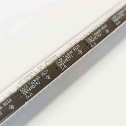 Picture of SN54HC74J DIP IC