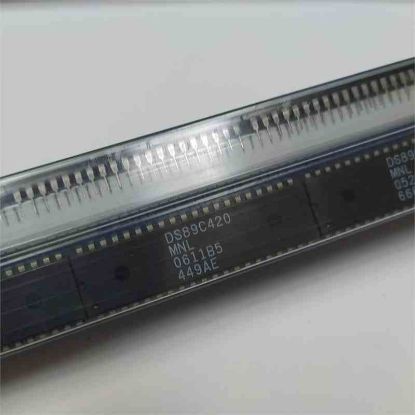 Picture of DS89C420 DIP IC