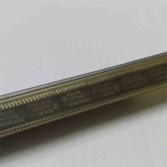 Picture of HCT244 smd IC