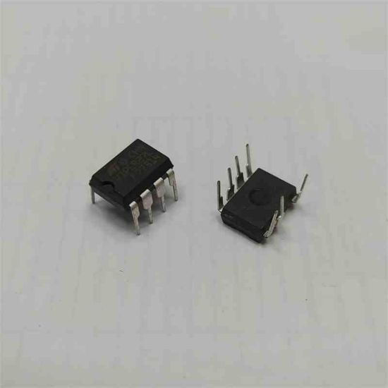 Picture of VIPER27L DIP IC