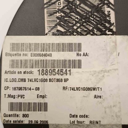Picture of 74LVC1G08 IC