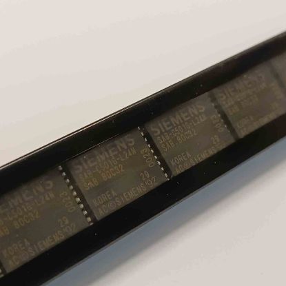 Picture of SAB80C32 PLCC IC