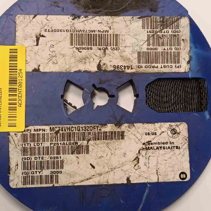 Picture of MC74VHC1G132DFT2 smd IC