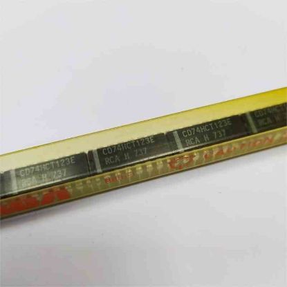 Picture of CD74HCT123E DİP IC