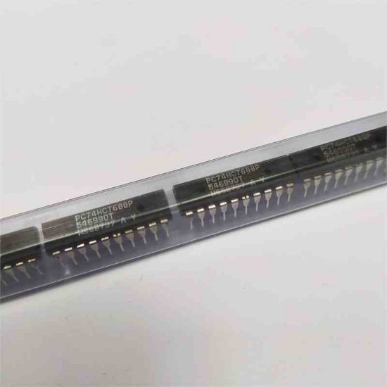 Picture of PC74HCT688P DİP IC