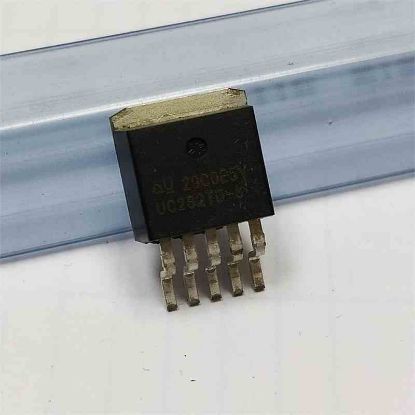 Picture of UC282TD-3 2.5V 3A TO263-5 IC