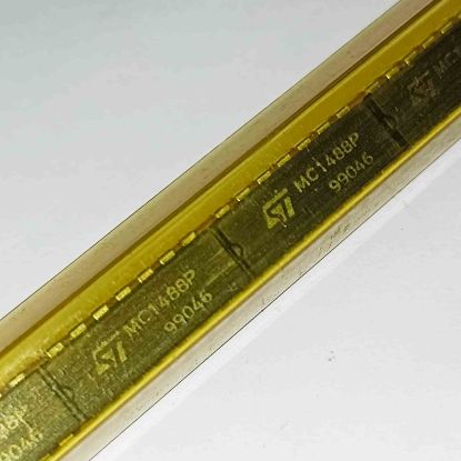 Picture of MC1488P IC