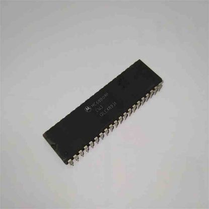Picture of MC68B09P IC
