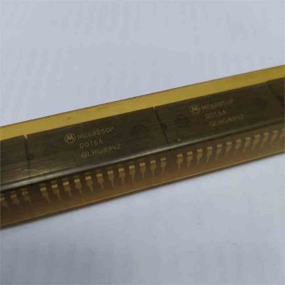 Picture of MC68B50P IC