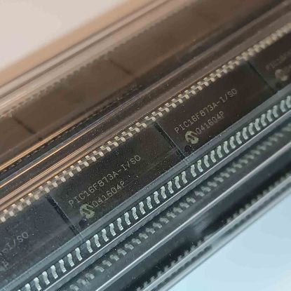 Picture of PIC16F873A-I/SO smd IC