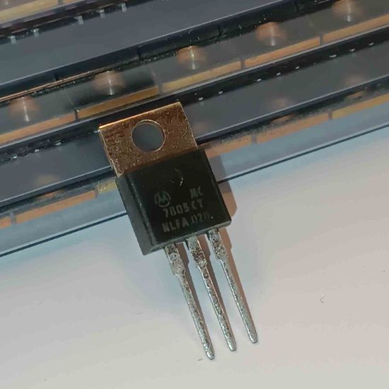 Picture of MC7805CT  TO220 IC