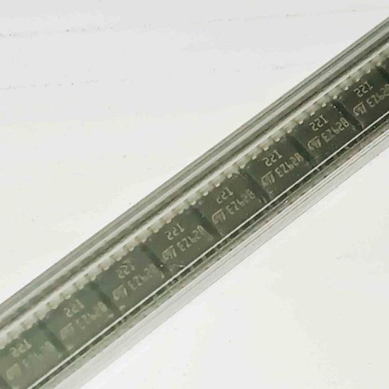 Picture of LM221 SOIC8 IC
