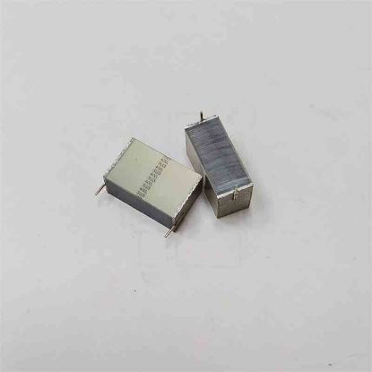 Picture of B32564J6335K 3.3UF 400V 27.5mm CAPACITOR