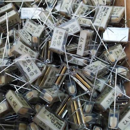 Picture of PME271Y533MR19T0  0.033UF 250V 20mm CAPACITOR